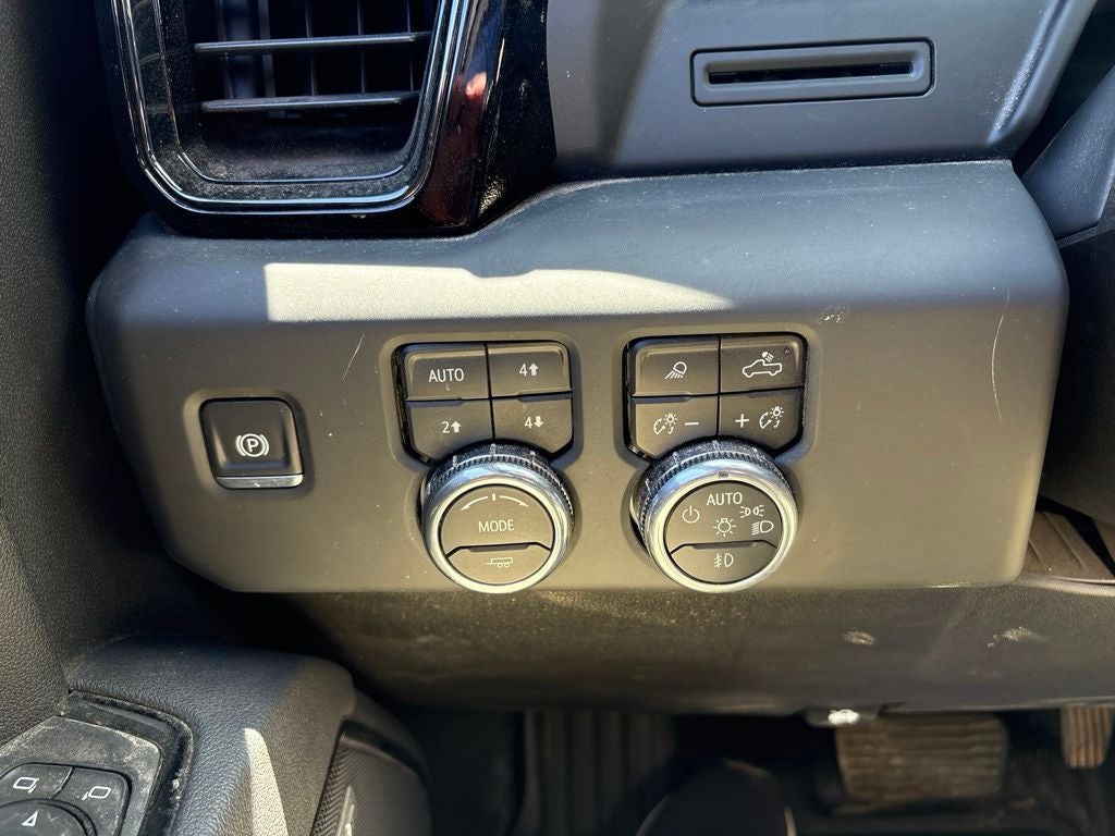 2025 GMC Sierra 1500 4WD Crew Cab Short Box AT4