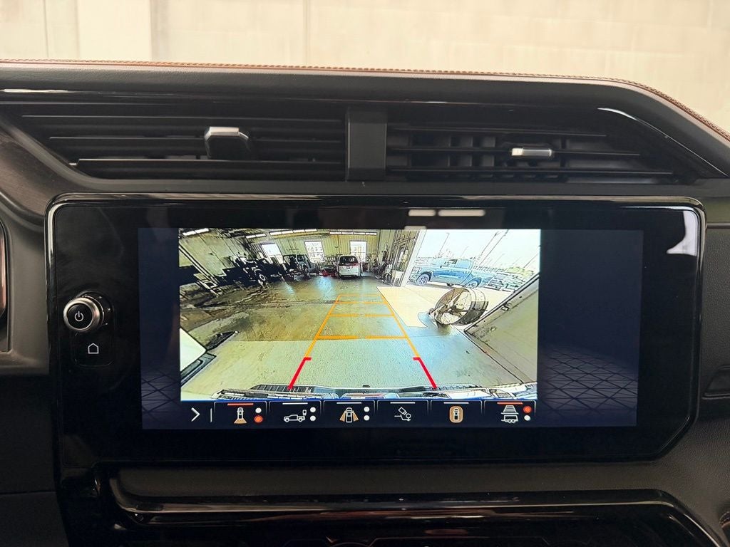 2025 GMC Sierra 1500 4WD Crew Cab Short Box AT4