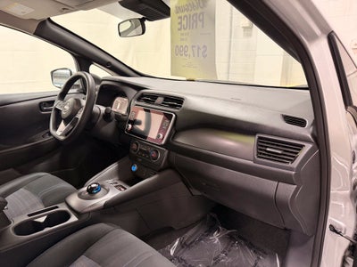 2025 Nissan LEAF S