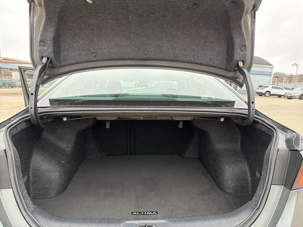 2025 Nissan Altima SR FWD