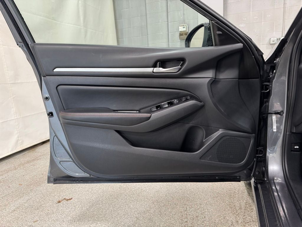 2025 Nissan Altima SR FWD