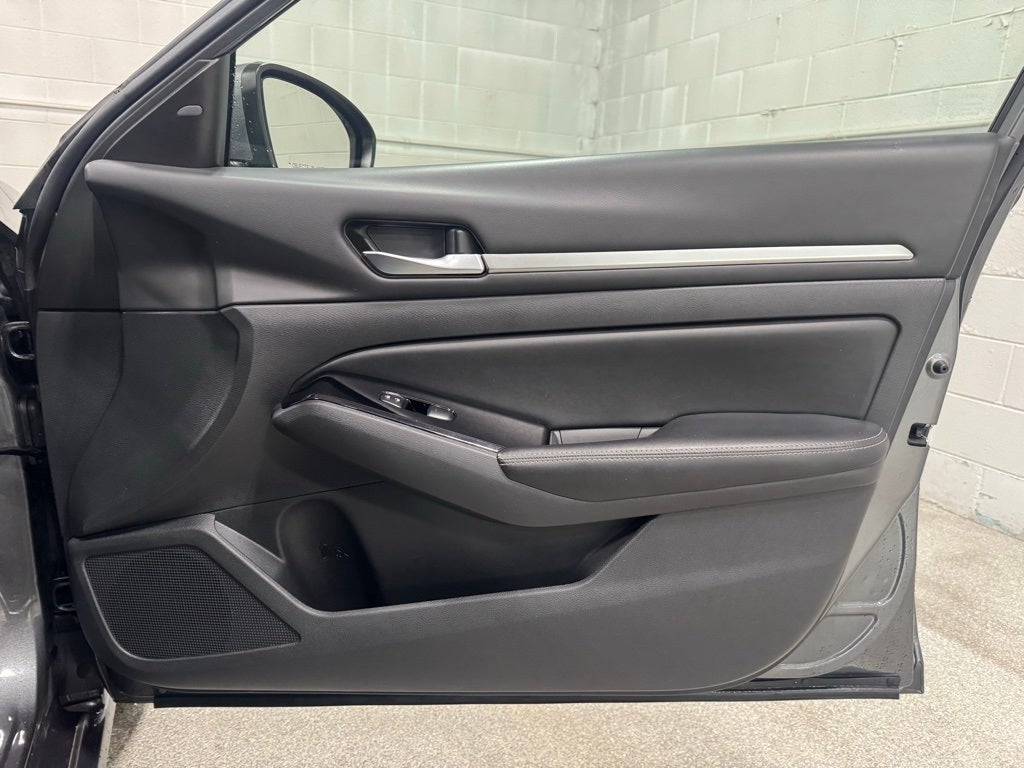 2023 Nissan Altima SV FWD