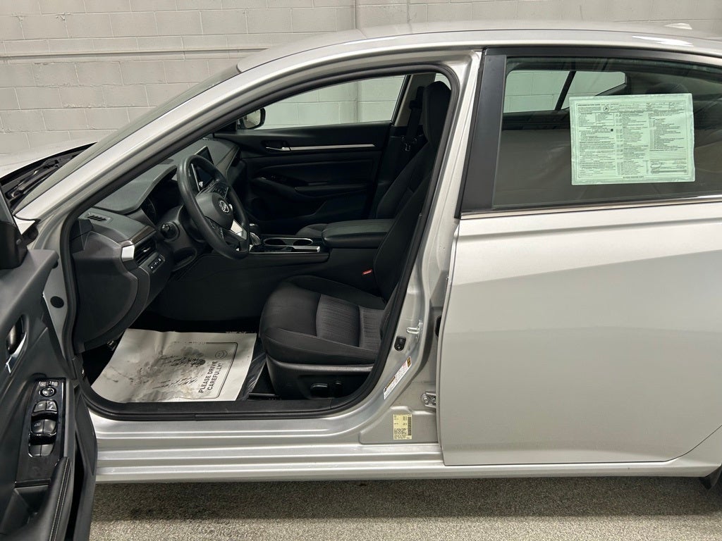 2023 Nissan Altima SV FWD