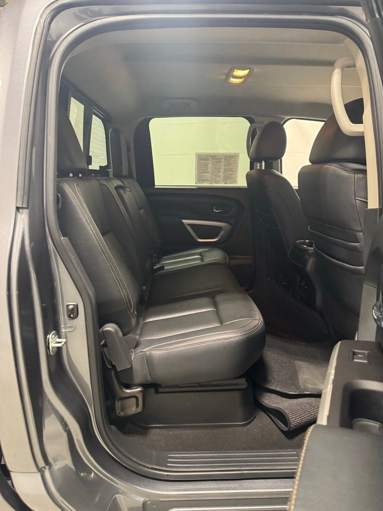 2019 Nissan TITAN SL