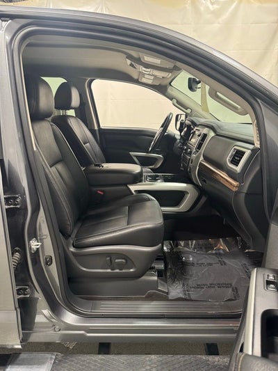 2019 Nissan TITAN SL