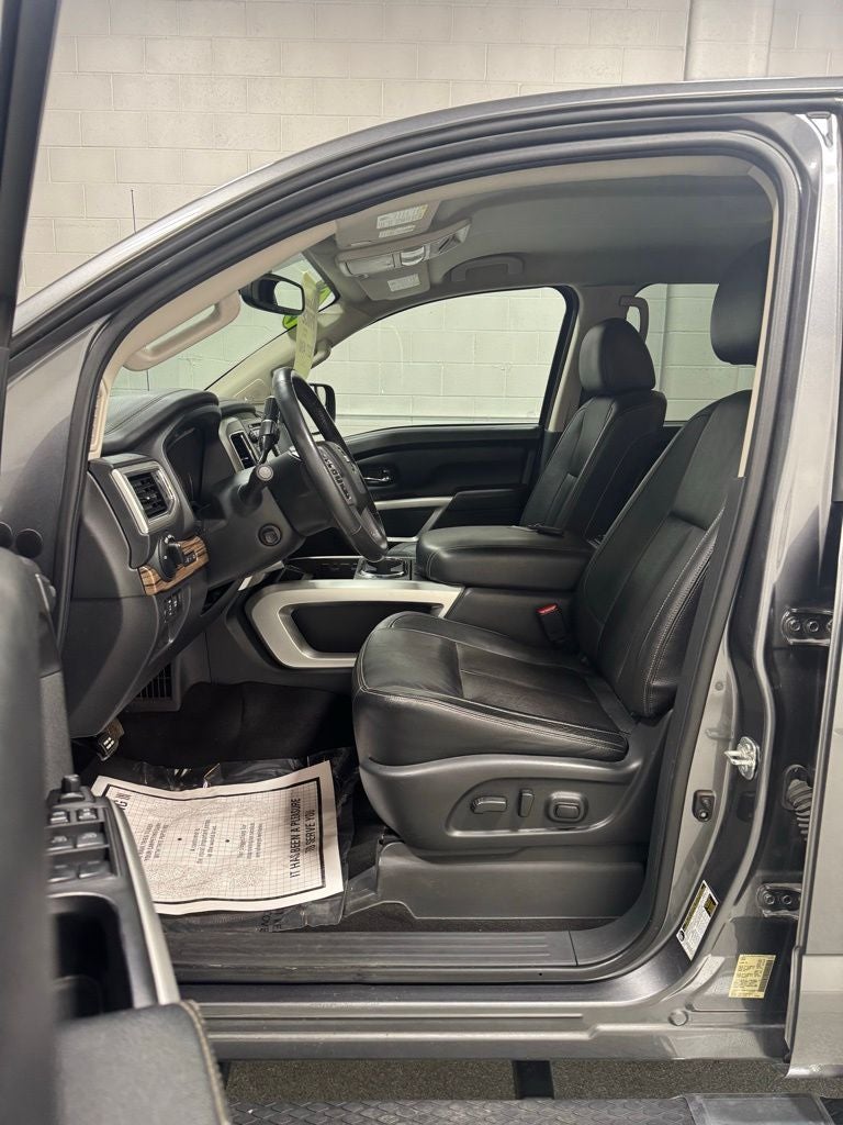 2019 Nissan TITAN SL