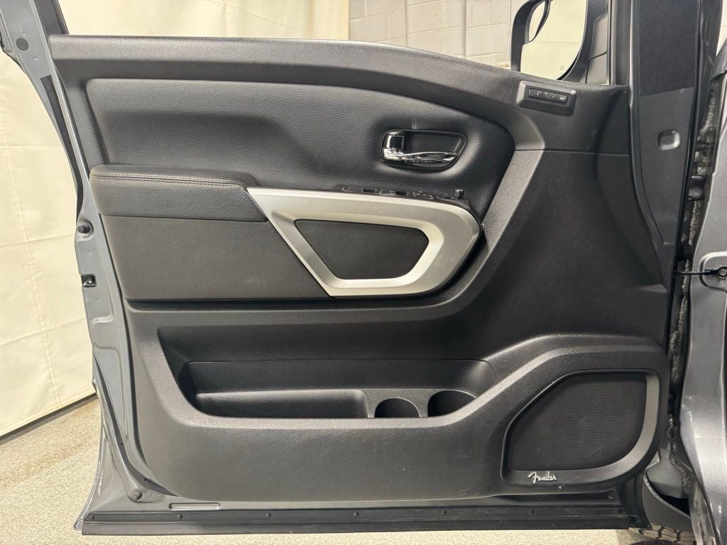 2019 Nissan TITAN SL