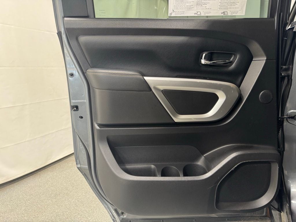 2019 Nissan TITAN SL