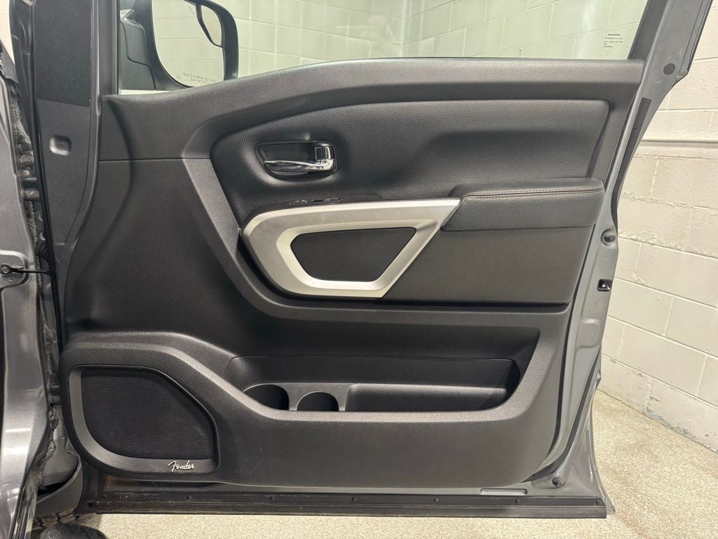 2019 Nissan TITAN SL