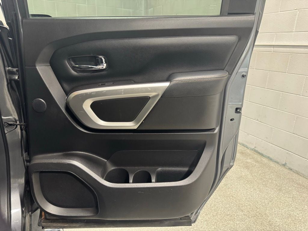 2019 Nissan TITAN SL