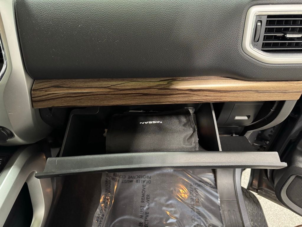 2019 Nissan TITAN SL