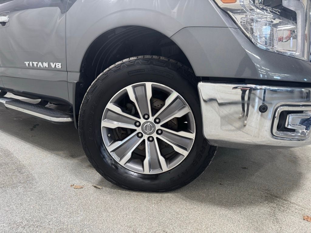 2019 Nissan TITAN SL