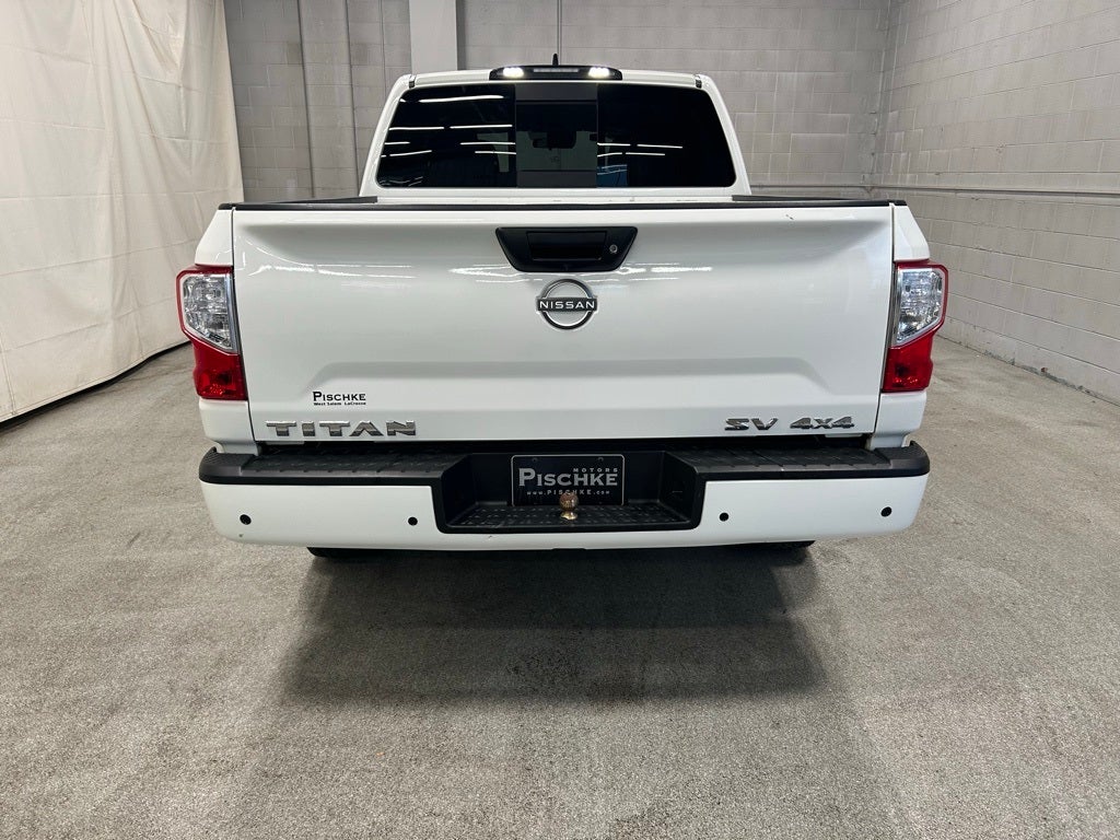 2024 Nissan TITAN Crew Cab SV 4x4