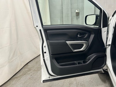 2024 Nissan TITAN Crew Cab SV 4x4