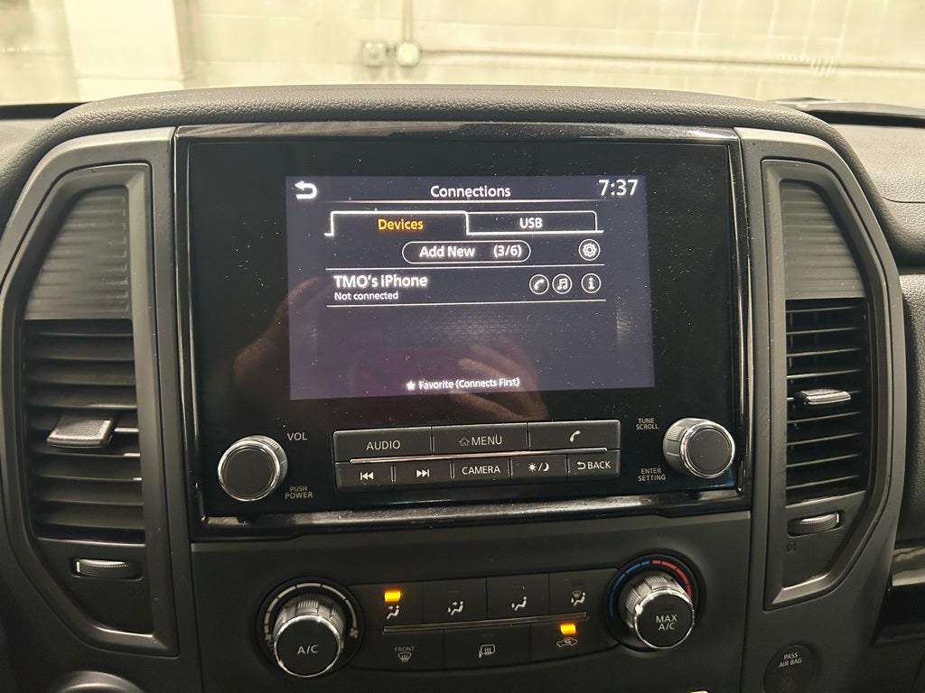 2024 Nissan TITAN Crew Cab SV 4x4