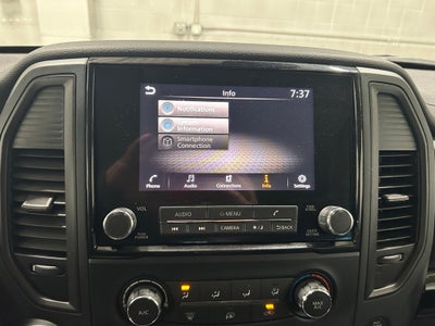 2024 Nissan TITAN Crew Cab SV 4x4