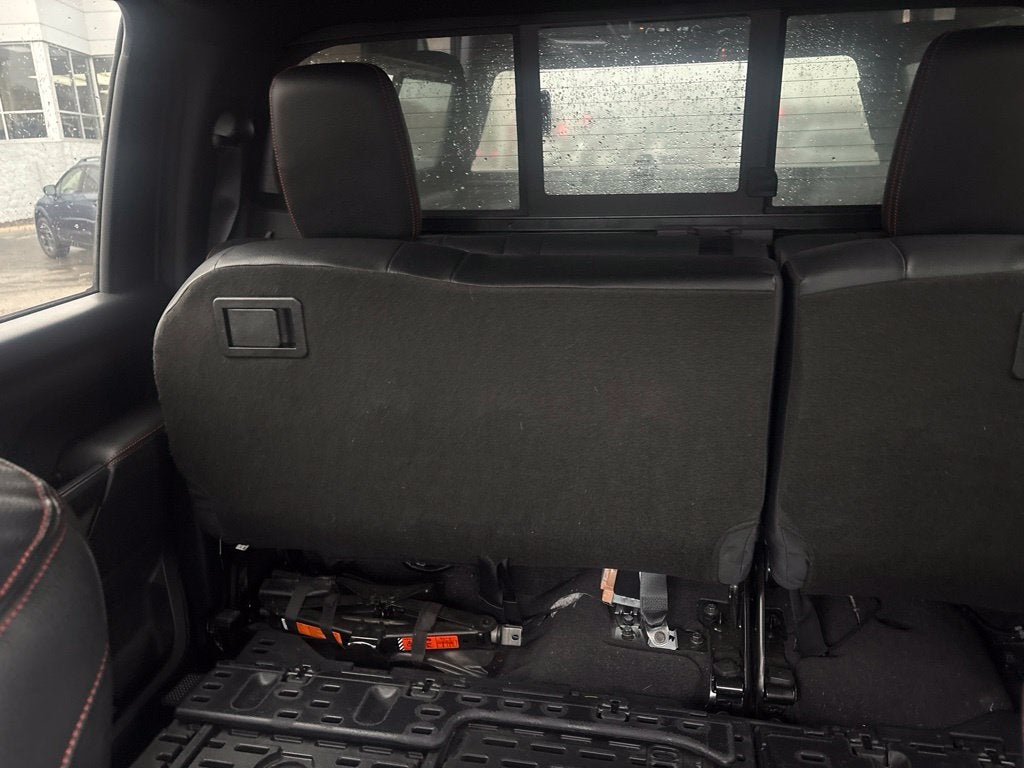2023 Nissan TITAN Crew Cab PRO-4X 4x4