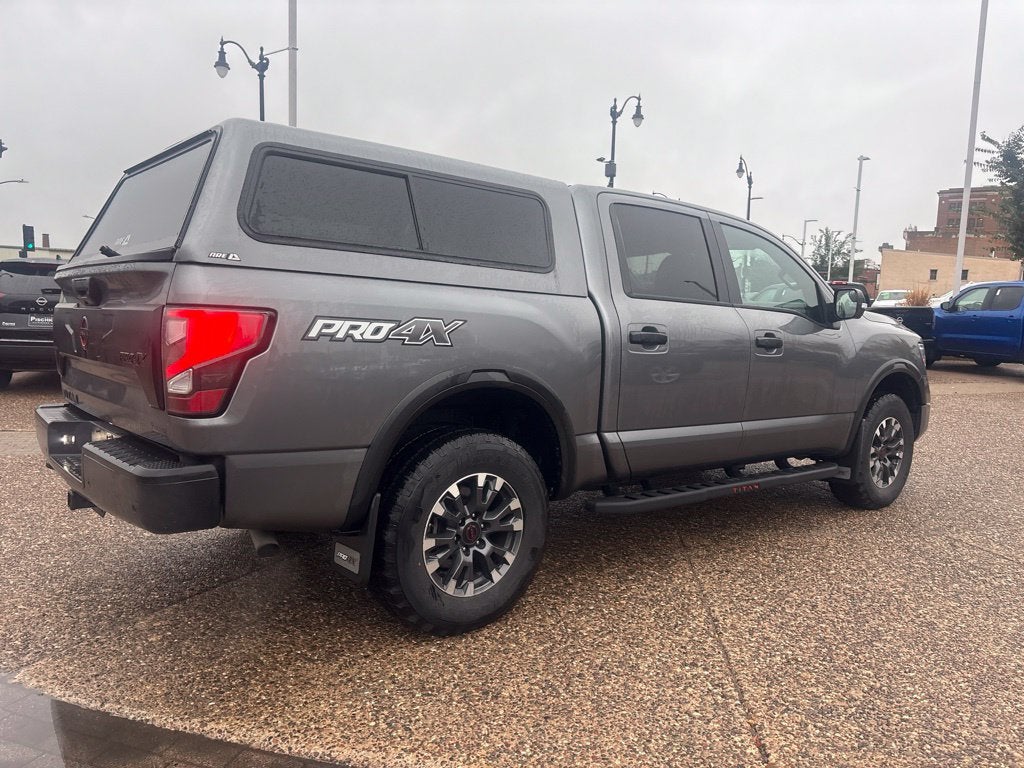 2023 Nissan TITAN Crew Cab PRO-4X 4x4