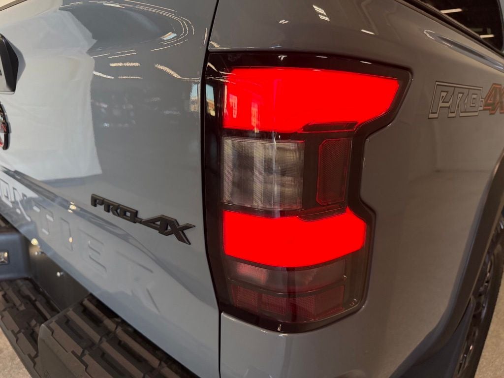 2024 Nissan Frontier Crew Cab PRO-4X 4x4