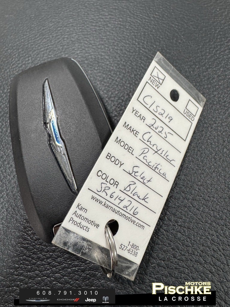 2025 Chrysler Pacifica Select
