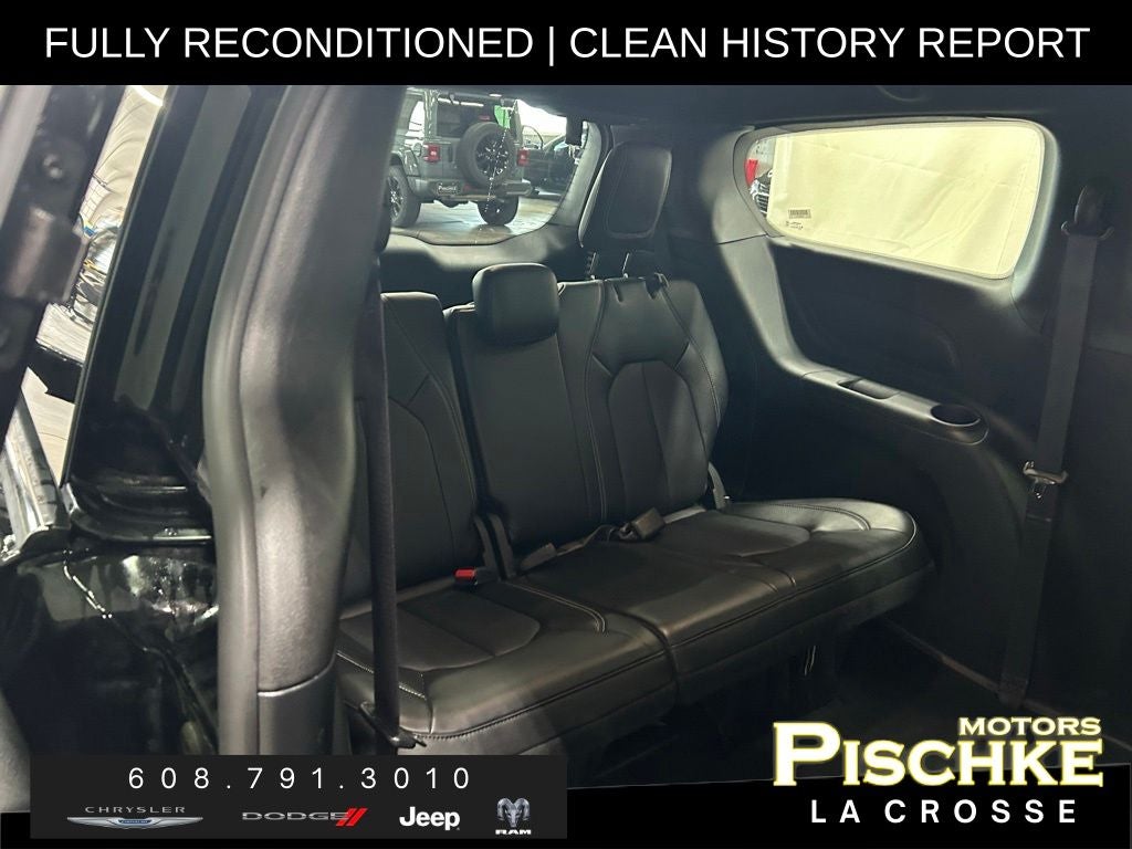 2025 Chrysler Pacifica Select