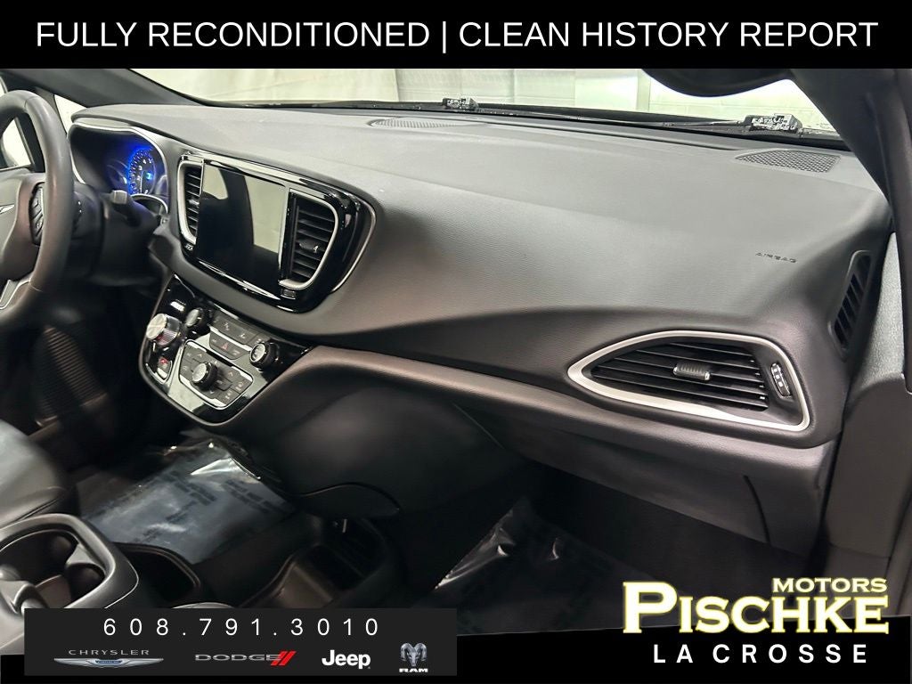 2025 Chrysler Pacifica Select