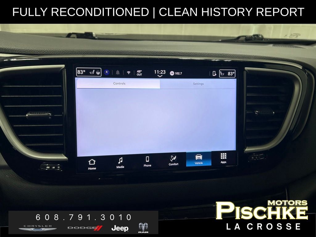 2025 Chrysler Pacifica Select
