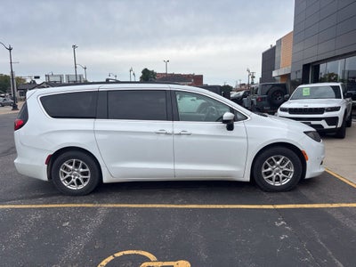 2021 Chrysler Voyager LXI