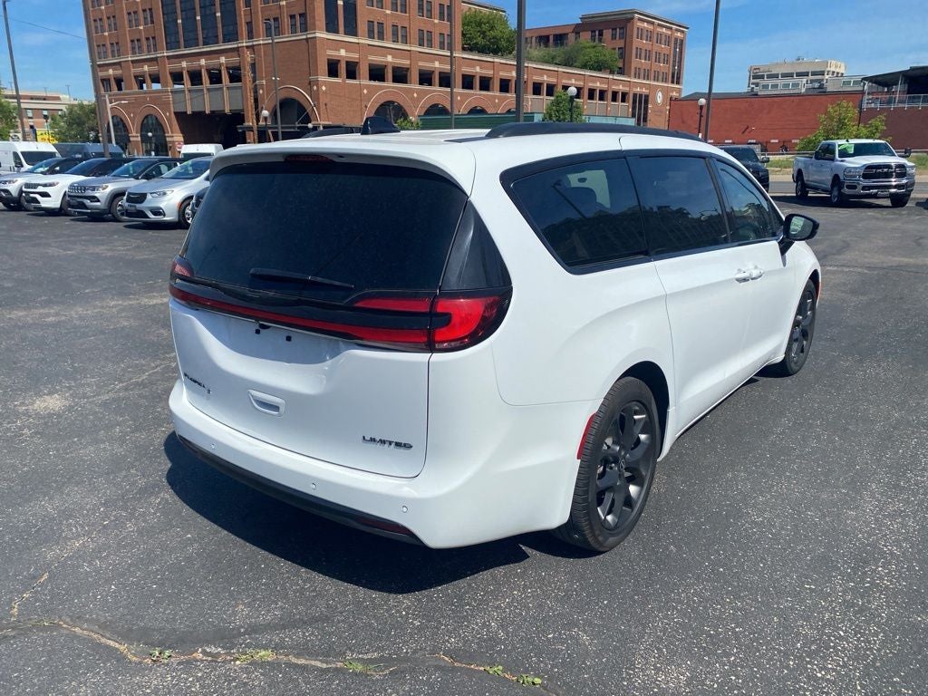 2026 Chrysler Pacifica Limited