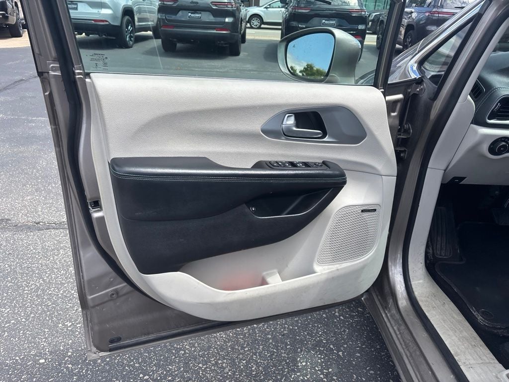 2018 Chrysler Pacifica Hybrid Limited