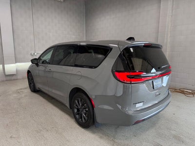 2024 Chrysler Pacifica Hybrid S Appearance Pkg