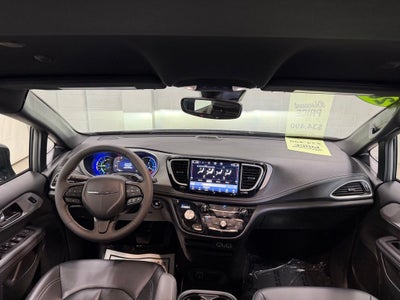2024 Chrysler Pacifica Hybrid S Appearance Pkg