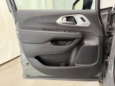 2024 Chrysler Pacifica Hybrid S Appearance Pkg