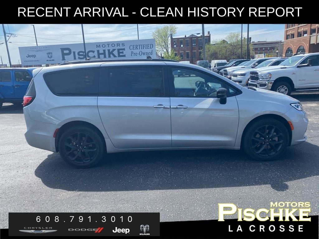 2023 Chrysler Pacifica Limited AWD
