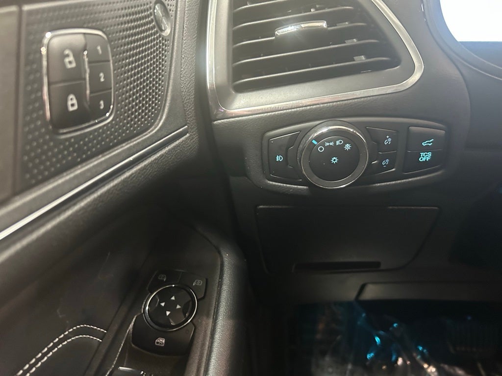 2023 Ford Edge Titanium