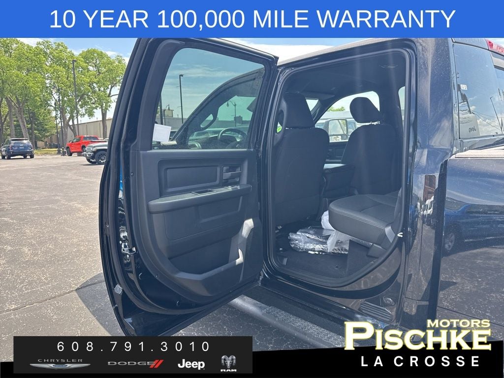 2026 RAM Ram 2500 RAM 2500 BLACK EXPRESS CREW CAB 4X4 6'4' BOX