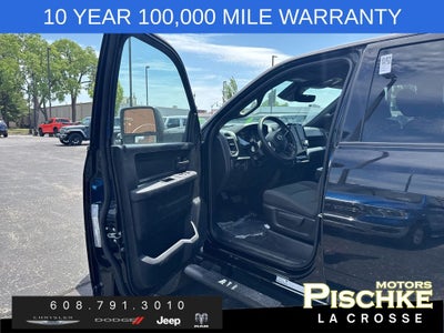 2026 RAM Ram 2500 RAM 2500 BLACK EXPRESS CREW CAB 4X4 6'4' BOX