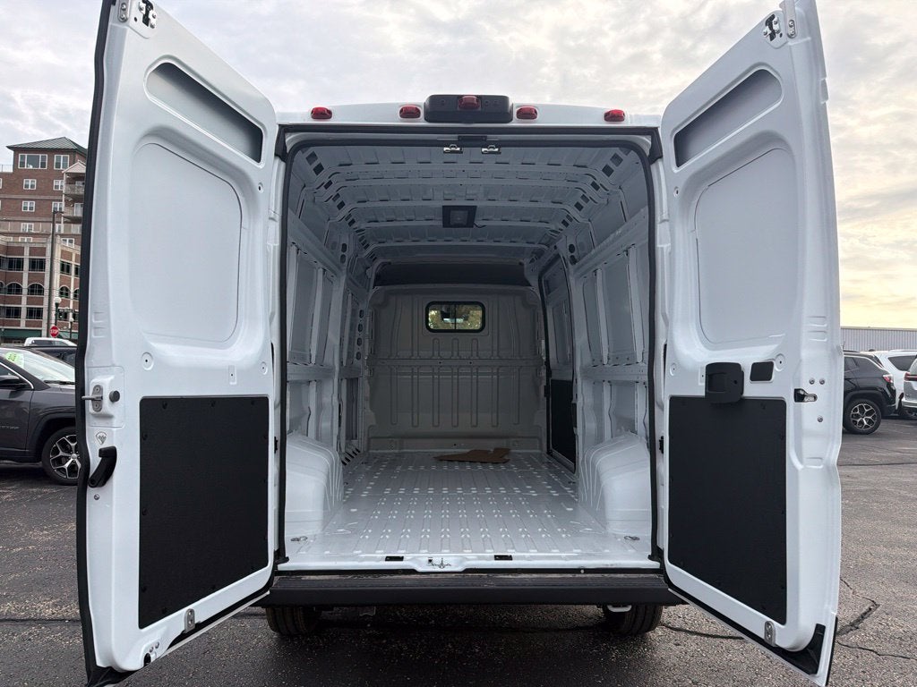 2027 RAM ProMaster Cargo Van Tradesman