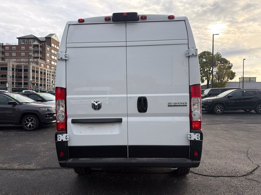 2027 RAM ProMaster Cargo Van Tradesman