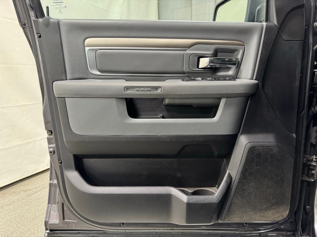2018 RAM 1500 Big Horn Crew Cab 4x4 5'7' Box