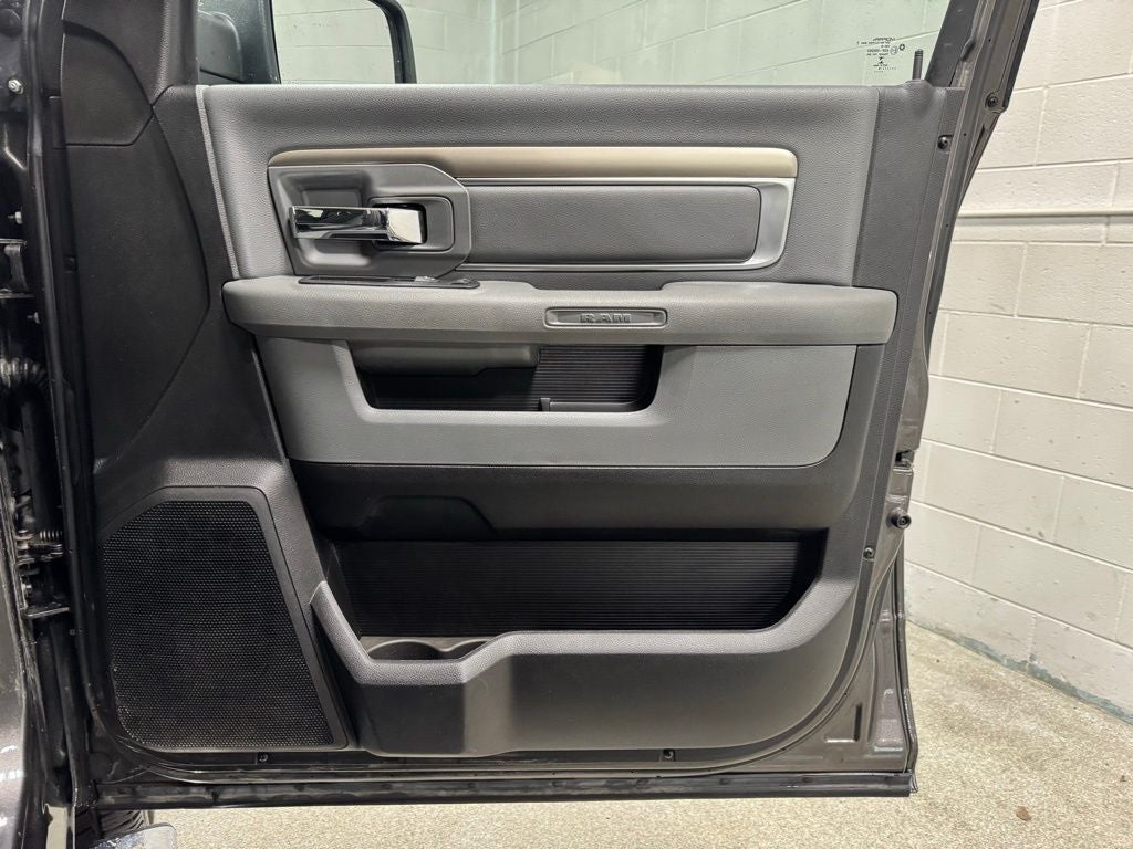 2018 RAM 1500 Big Horn Crew Cab 4x4 5'7' Box
