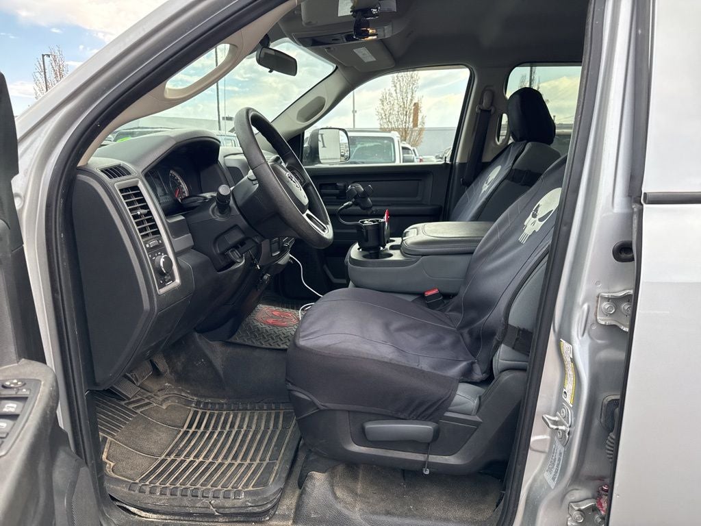 2017 RAM 2500 Tradesman Crew Cab 4x4 6'4' Box