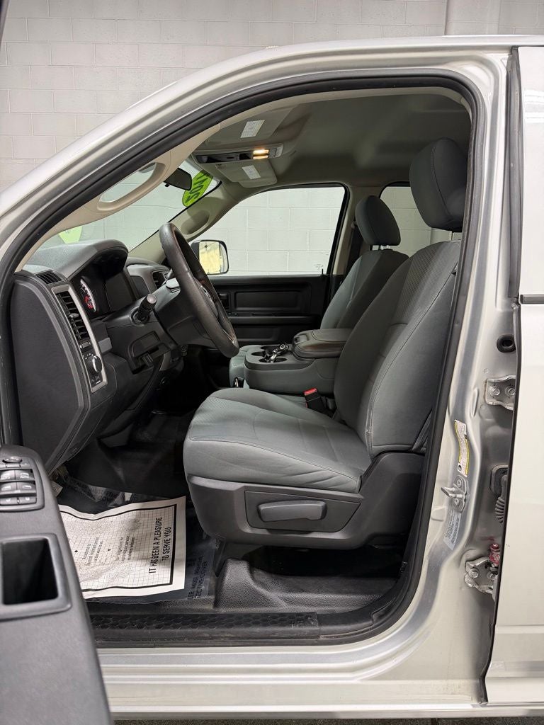 2017 RAM 2500 Tradesman Crew Cab 4x4 6'4' Box