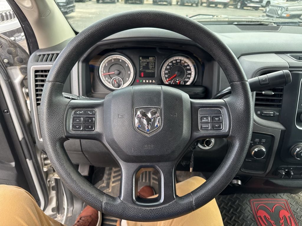 2017 RAM 2500 Tradesman Crew Cab 4x4 6'4' Box