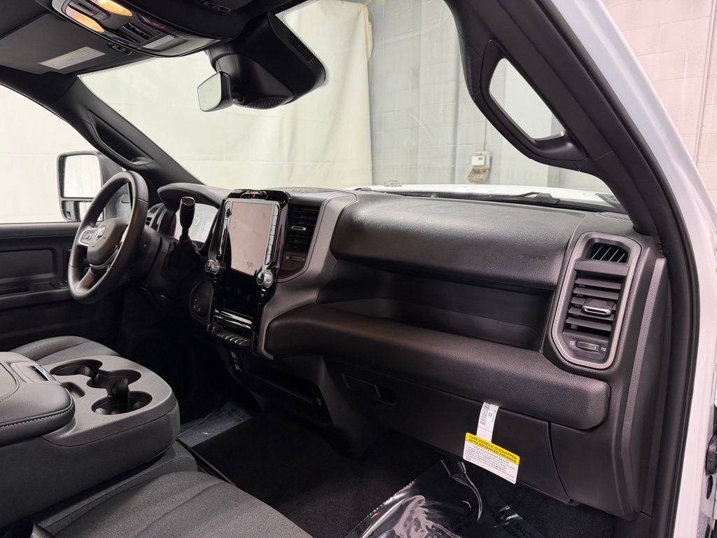 2026 RAM Ram 2500 RAM 2500 BLACK EXPRESS CREW CAB 4X4 6'4' BOX
