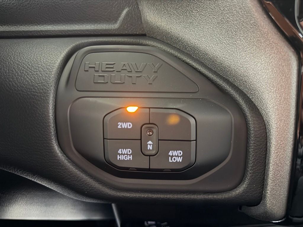 2026 RAM Ram 2500 RAM 2500 BLACK EXPRESS CREW CAB 4X4 6'4' BOX