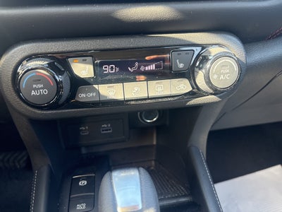 2024 Nissan Kicks SR Xtronic CVT