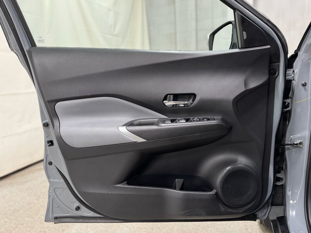 2024 Nissan Kicks SR Xtronic CVT