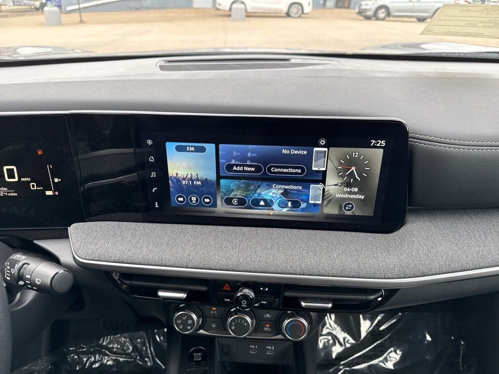 2025 Nissan Kicks SV FWD