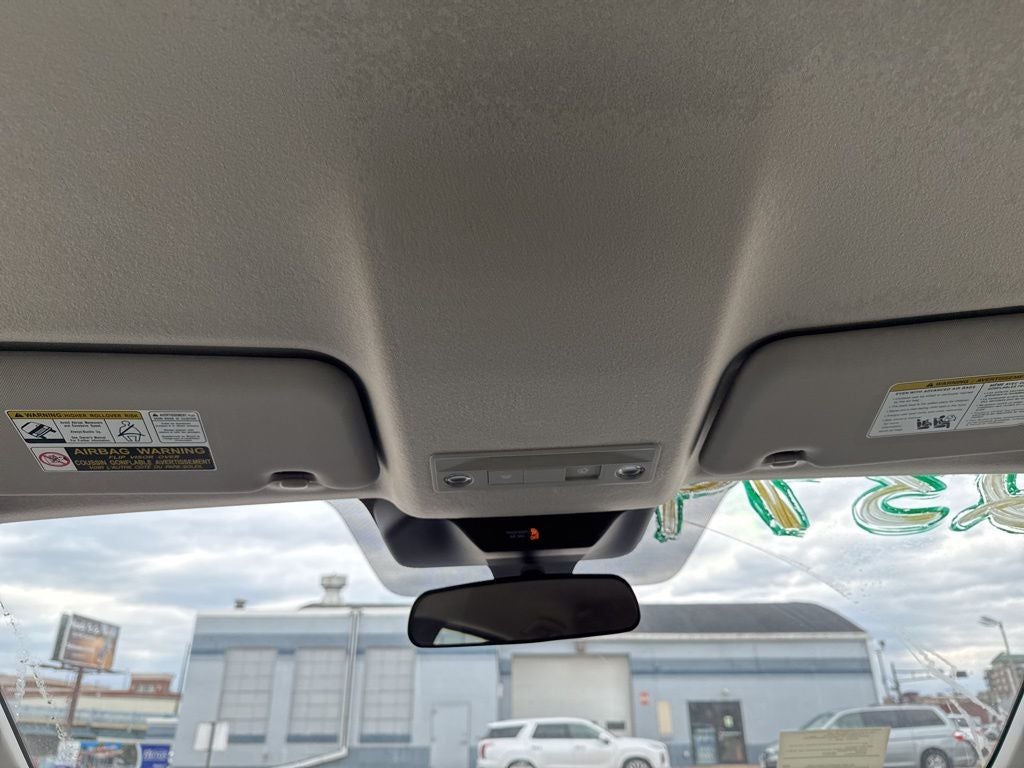 2025 Nissan Kicks SV FWD